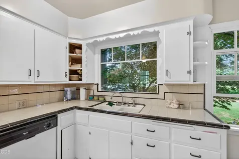 2317 E Main Street Medford OR 97504