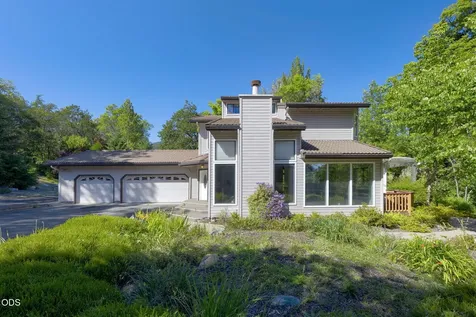 235 Glenoak Lane Grants Pass OR 97526