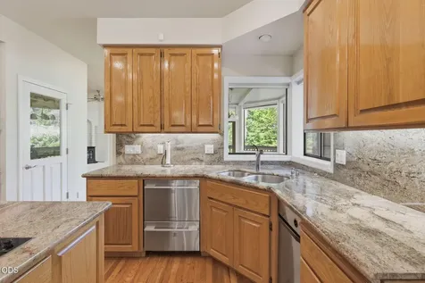 235 Glenoak Lane Grants Pass OR 97526