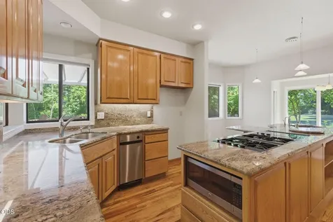 235 Glenoak Lane Grants Pass OR 97526