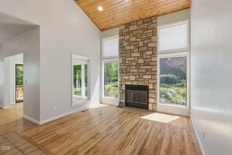 235 Glenoak Lane Grants Pass OR 97526