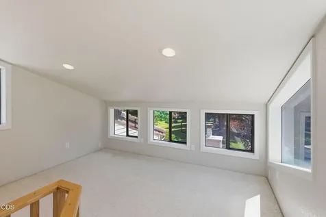 235 Glenoak Lane Grants Pass OR 97526