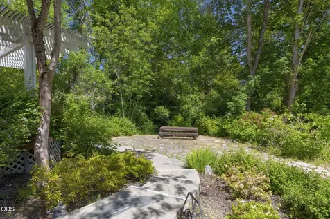 235 Glenoak Lane Grants Pass OR 97526