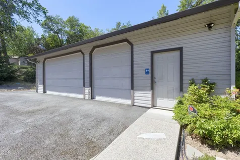 235 Glenoak Lane Grants Pass OR 97526