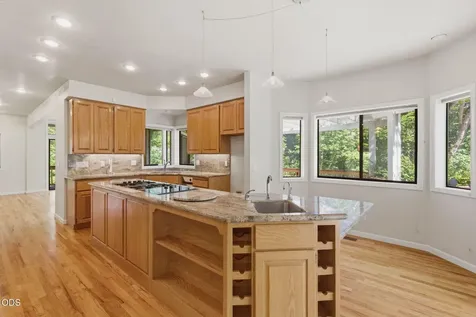 235 Glenoak Lane Grants Pass OR 97526