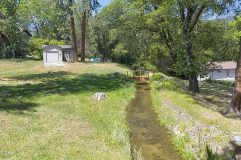 235 Glenoak Lane Grants Pass OR 97526