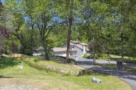 235 Glenoak Lane Grants Pass OR 97526