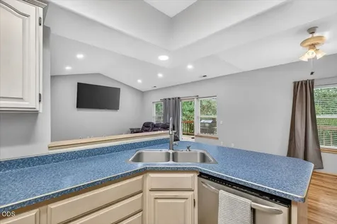 394 Pinetop Terrace Shady Cove OR 97539