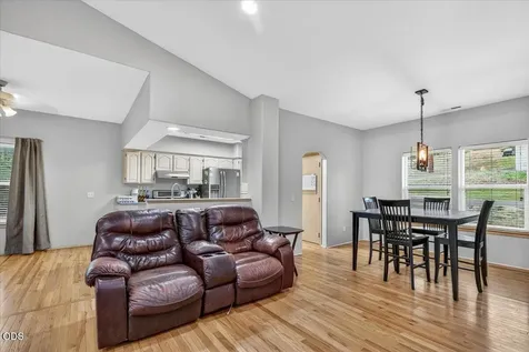 394 Pinetop Terrace Shady Cove OR 97539