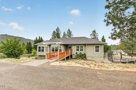 394 Pinetop Terrace Shady Cove OR 97539