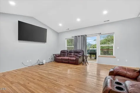 394 Pinetop Terrace Shady Cove OR 97539
