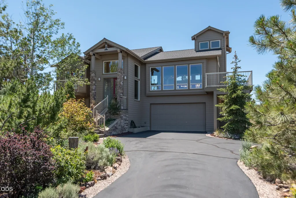 2269 Hawk Owl Court Redmond OR 97756