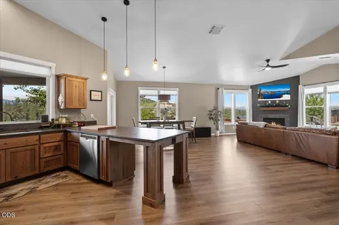 2391 Robertson Crest Grants Pass OR 97527