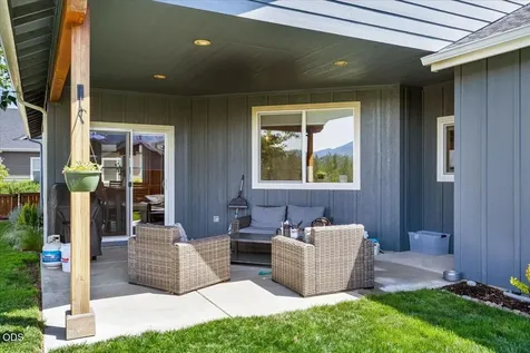2391 Robertson Crest Grants Pass OR 97527