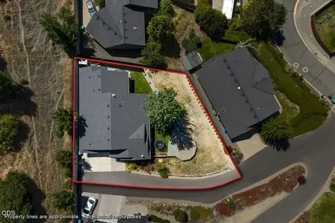 2391 Robertson Crest Grants Pass OR 97527