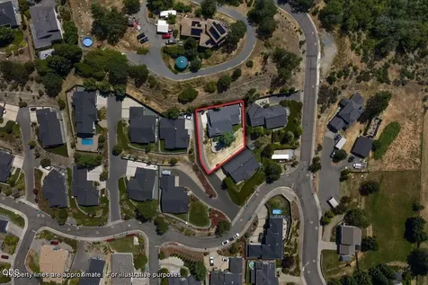 2391 Robertson Crest Grants Pass OR 97527