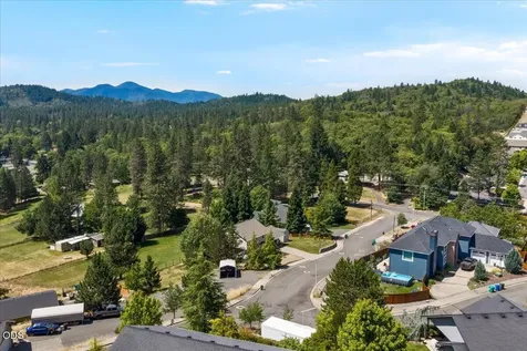 2391 Robertson Crest Grants Pass OR 97527