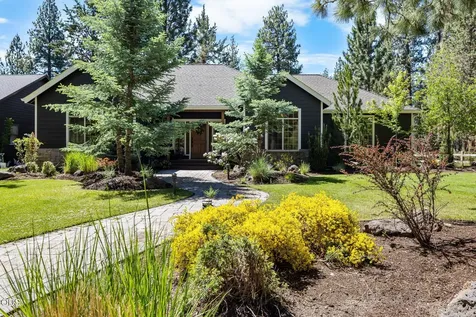 1117 E Creekside Court Sisters OR 97759