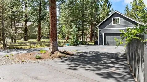 1117 E Creekside Court Sisters OR 97759
