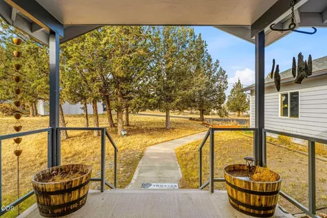 6678 SE Davis Loop Prineville OR 97754