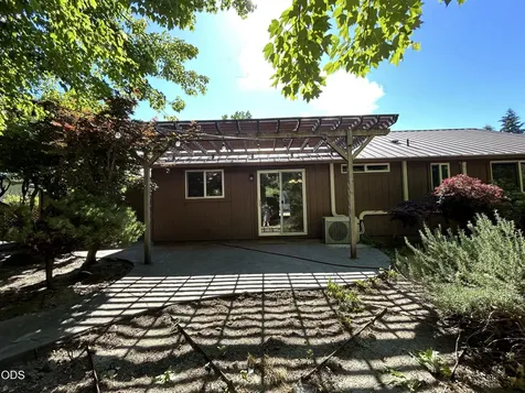 144 Belindy Circle Grants Pass OR 97527