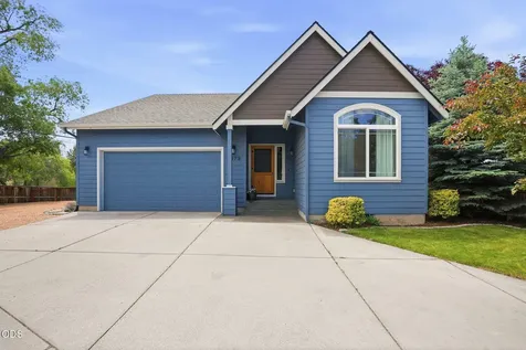 3279 NE Jonahs Court Bend OR 97701