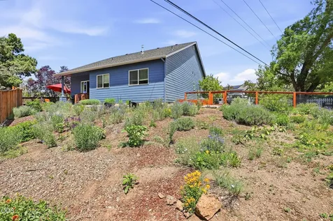 3279 NE Jonahs Court Bend OR 97701