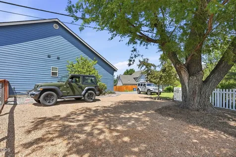 3279 NE Jonahs Court Bend OR 97701