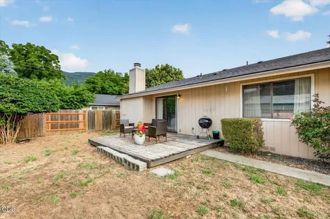 102 Hickory Drive Rogue River OR 97537
