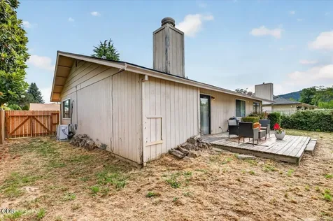 102 Hickory Drive Rogue River OR 97537