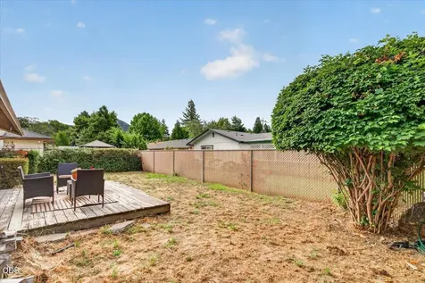 102 Hickory Drive Rogue River OR 97537