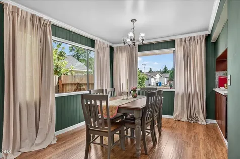 102 Hickory Drive Rogue River OR 97537