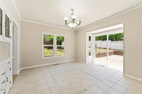300 Sunrise Avenue Medford OR 97504