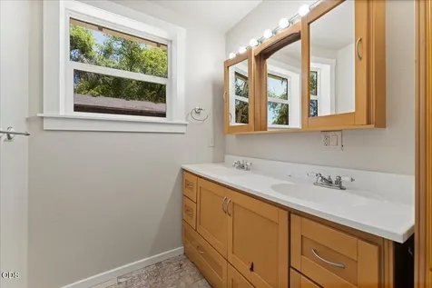 300 Sunrise Avenue Medford OR 97504