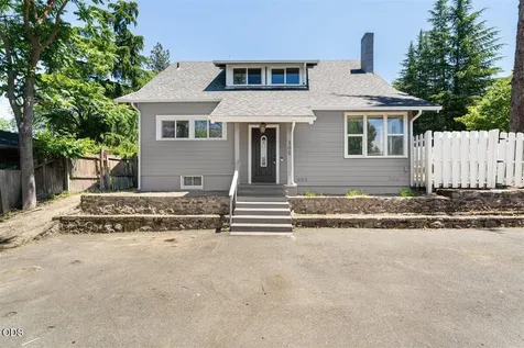 300 Sunrise Avenue Medford OR 97504