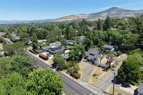 300 Sunrise Avenue Medford OR 97504