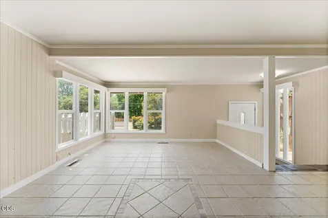 300 Sunrise Avenue Medford OR 97504