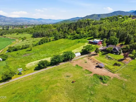 4250 Independence School Road Medford OR 97501