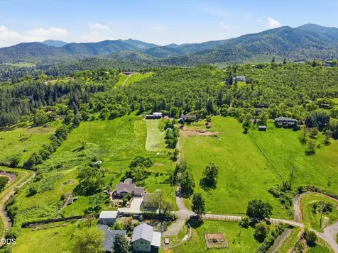 4250 Independence School Road Medford OR 97501