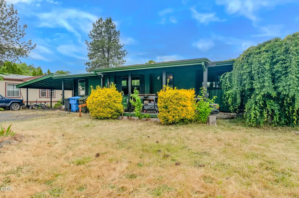 20 Brophy Way Shady Cove OR 97539