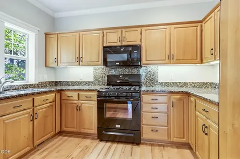 461 Holly Street Ashland OR 97520