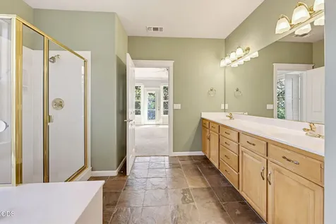 461 Holly Street Ashland OR 97520