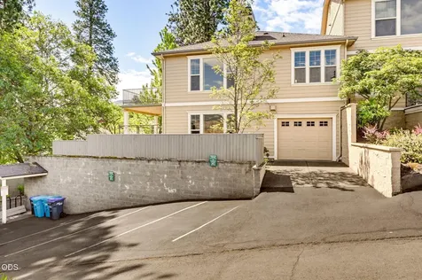 461 Holly Street Ashland OR 97520