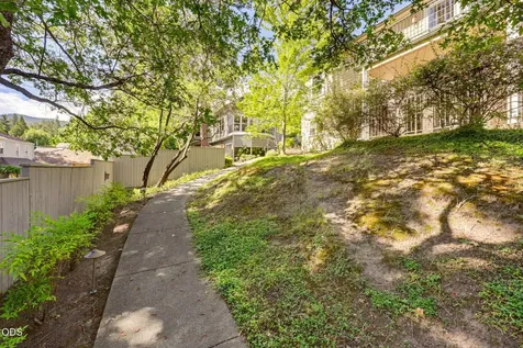 461 Holly Street Ashland OR 97520