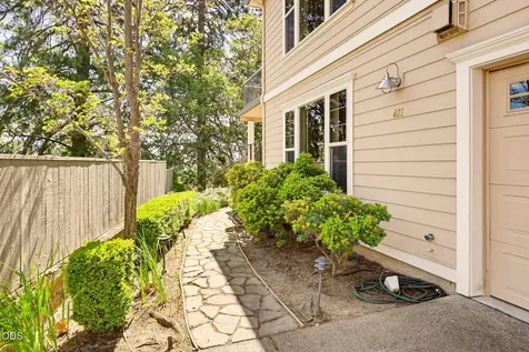 461 Holly Street Ashland OR 97520