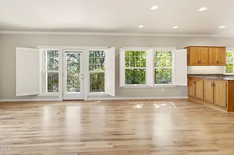 461 Holly Street Ashland OR 97520