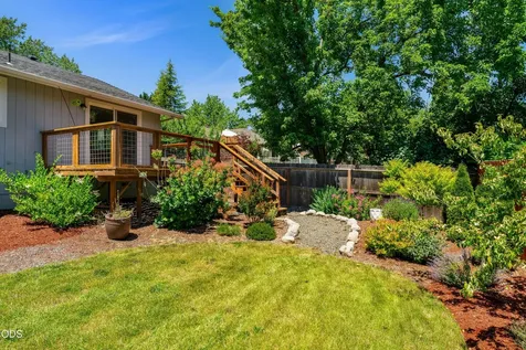 2503 NW Lassen Way Grants Pass OR 97526