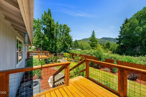 2503 NW Lassen Way Grants Pass OR 97526