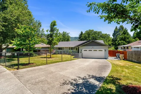 2503 NW Lassen Way Grants Pass OR 97526
