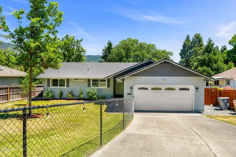 2503 NW Lassen Way Grants Pass OR 97526